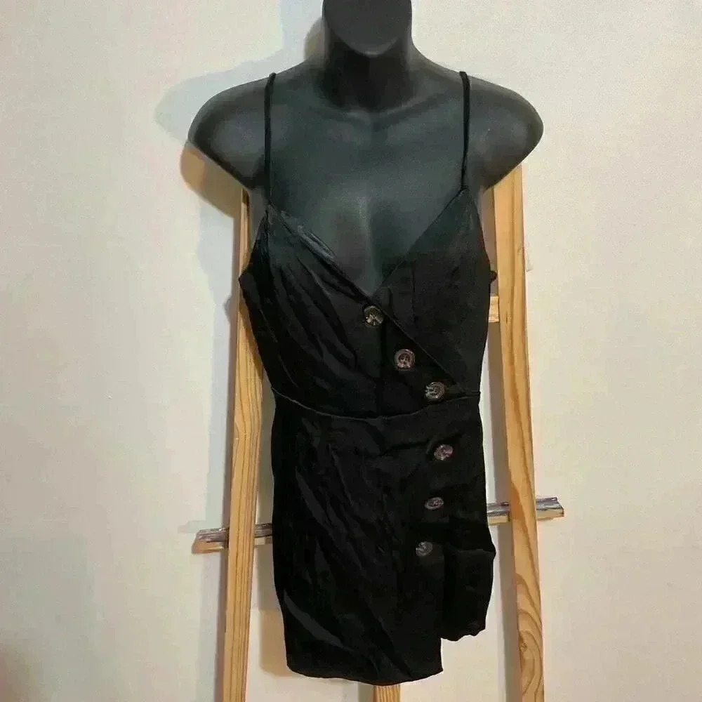 LA hearts “Pacsun” NWT black romper size medium